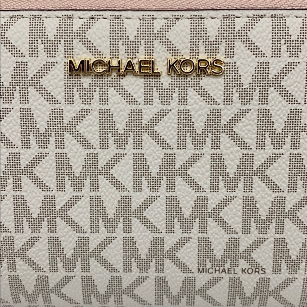 MICHAEL KORS LARGE FLAT MF PHONE CASE POWDER BLUSH - Picture 15 of 16